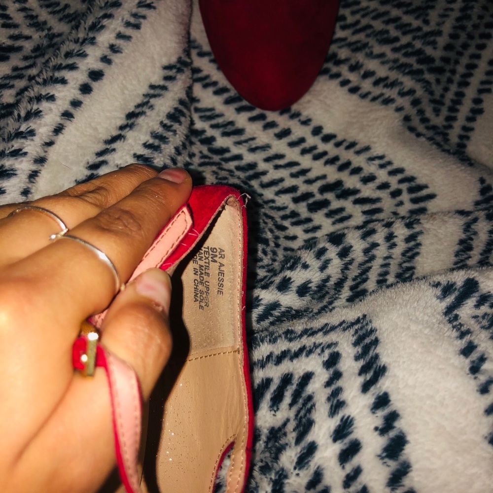 Red heels! - Picture 5 of 6